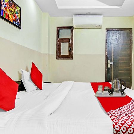 Super Hotel O Royal Green New Delhi Exterior photo