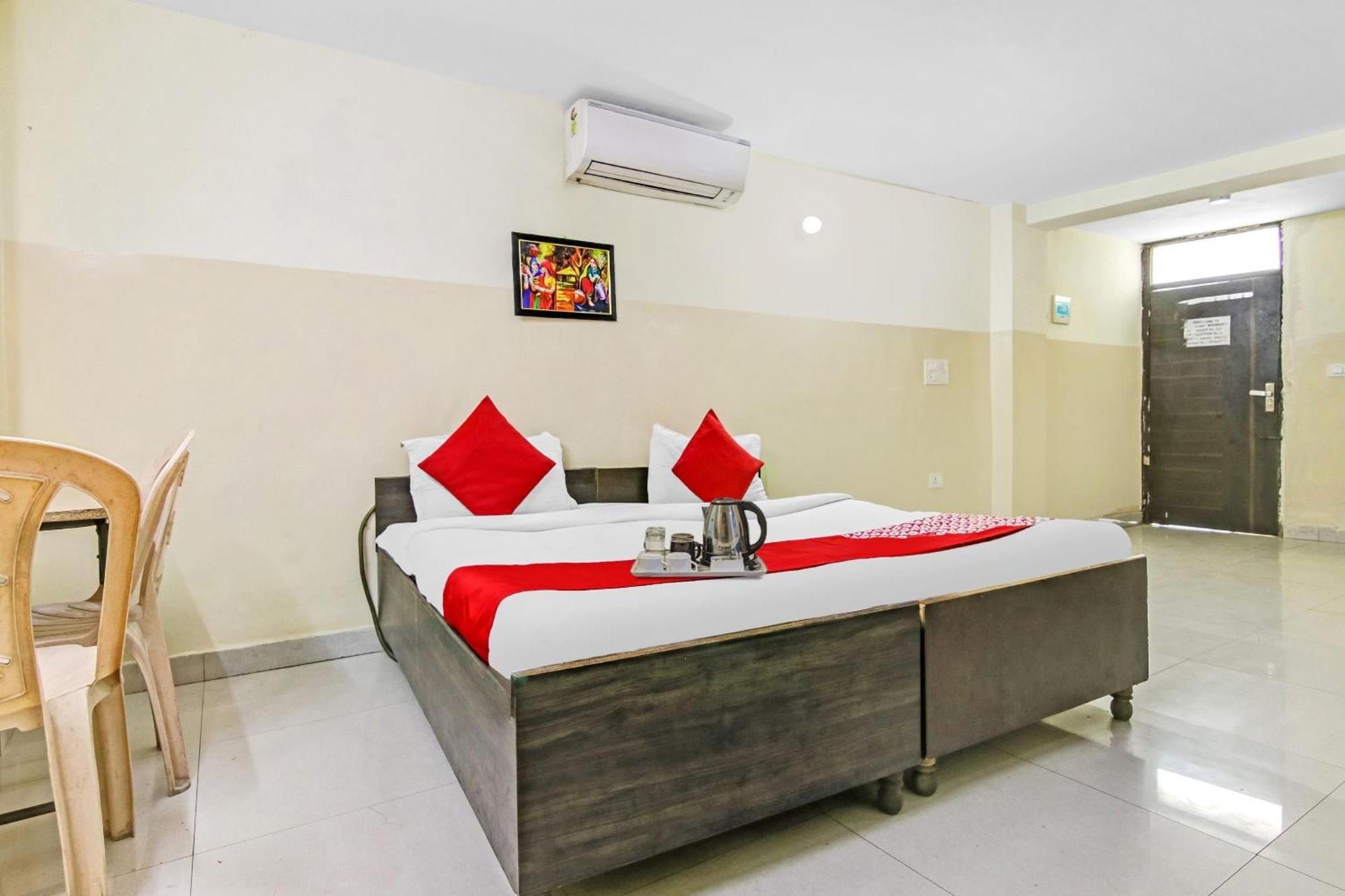 Super Hotel O Royal Green New Delhi Exterior photo