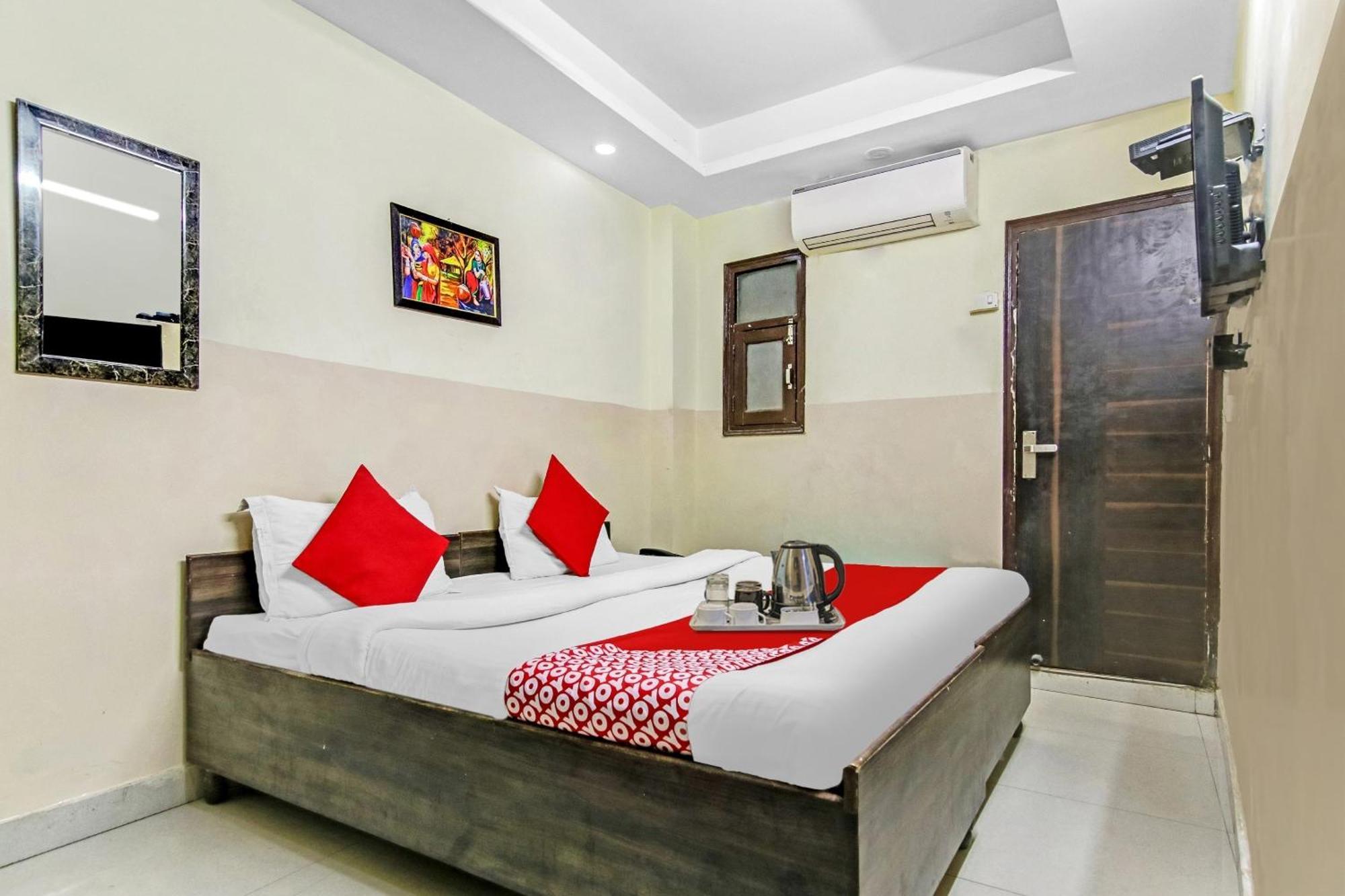 Super Hotel O Royal Green New Delhi Exterior photo