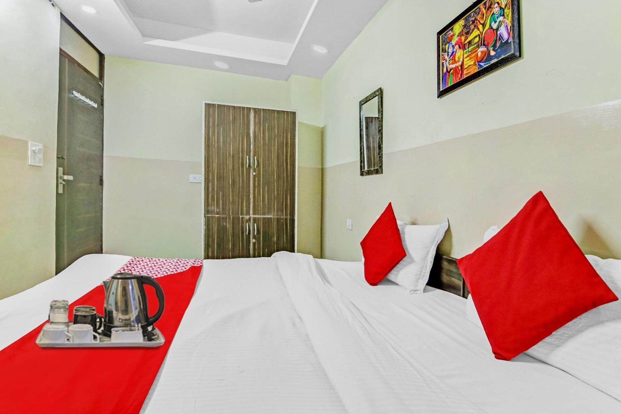 Super Hotel O Royal Green New Delhi Exterior photo