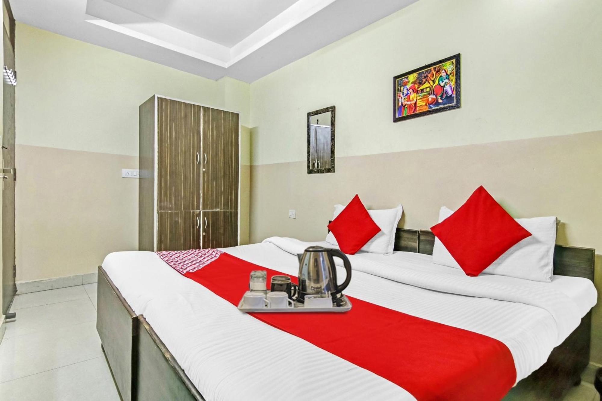 Super Hotel O Royal Green New Delhi Exterior photo