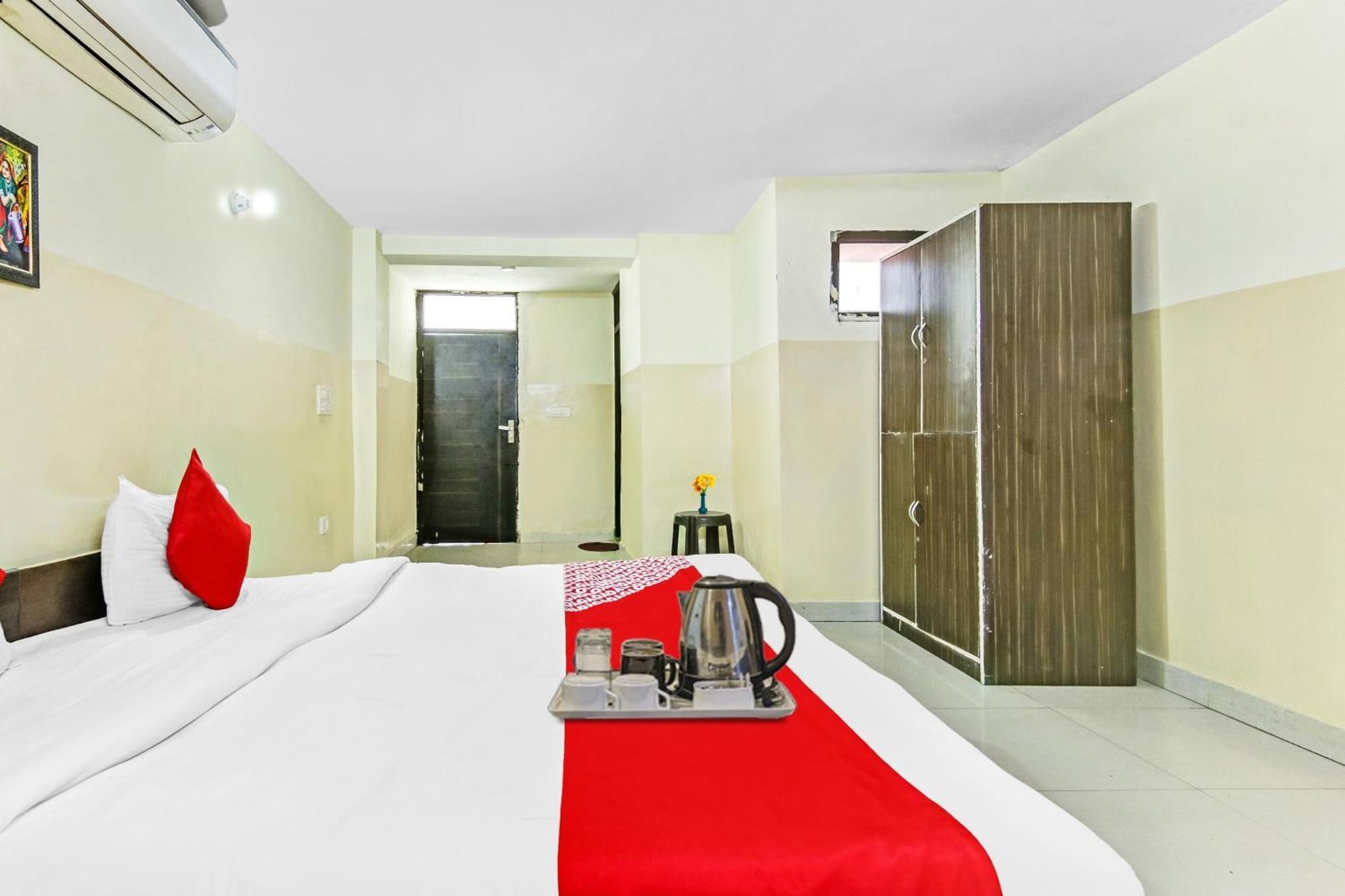 Super Hotel O Royal Green New Delhi Exterior photo